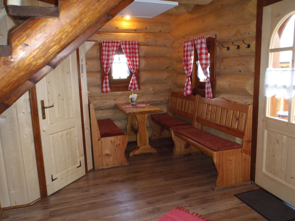 Ubytovanie Koliba Pacho - Zrub Katka Prievidza Zimmer foto